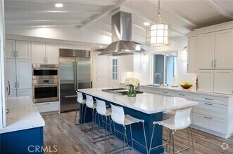 Building Photo - 129 Via Nice