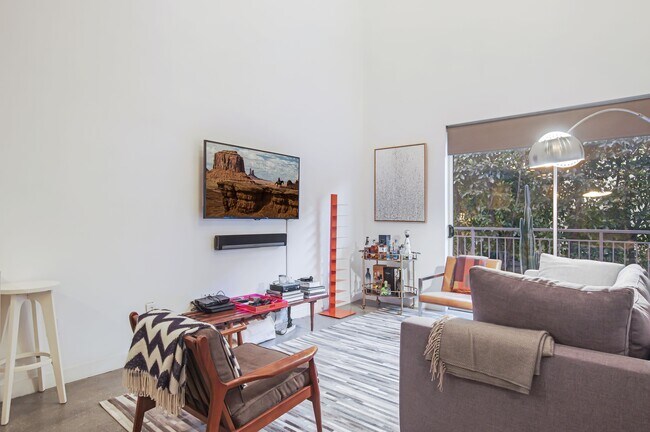 Foto del edificio - 123 N Kings Rd