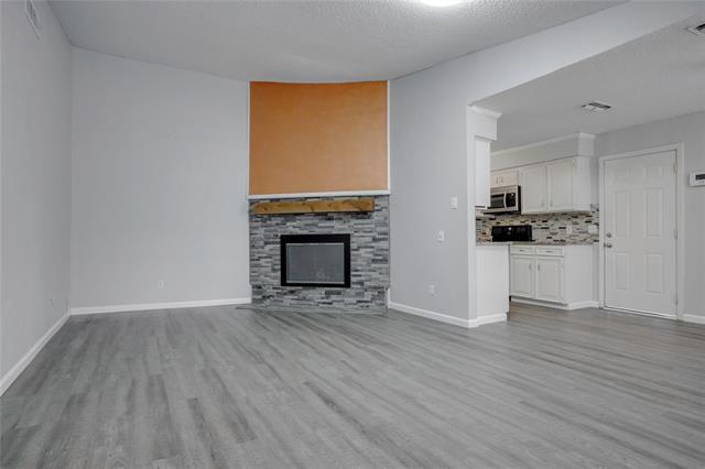 Building Photo - 1403 Sam Houston Dr