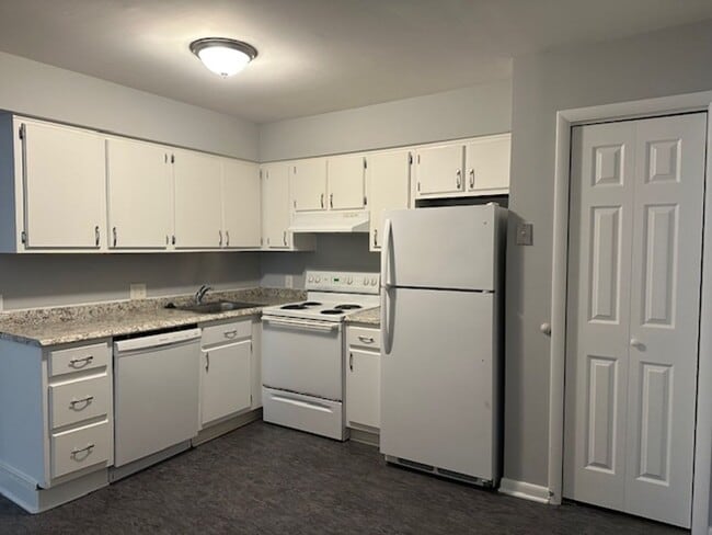 Building Photo - 6890 Clearfield St