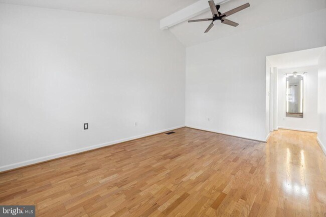 Building Photo - 15229 DuFief Dr