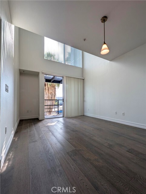 Foto del edificio - 629 Traction Ave