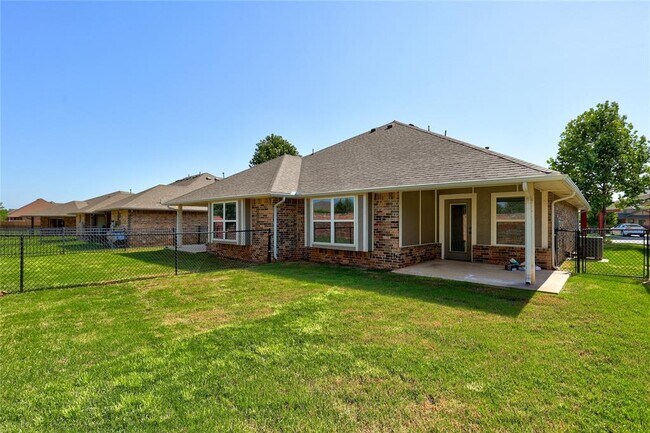 Building Photo - 5609 Goldfinger Rd