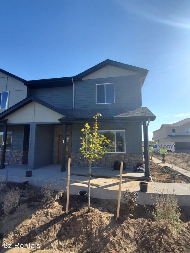 Building Photo - 3 br, 2.5 bath House - 6605 4th Street Rd #1