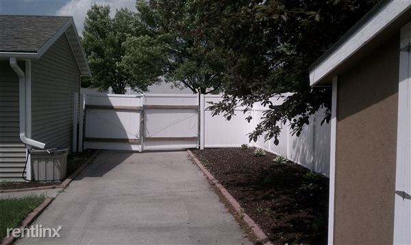 Building Photo - 5015 6th Ave N