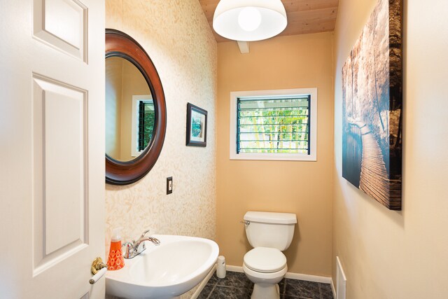Half Bathroom - 75-5532 Kealia St