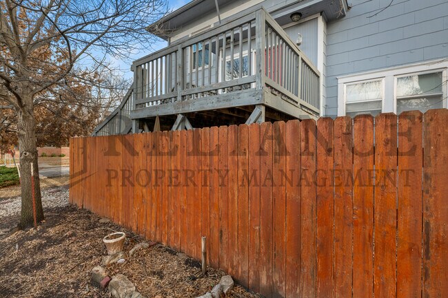 Building Photo - 3321 E Victor St