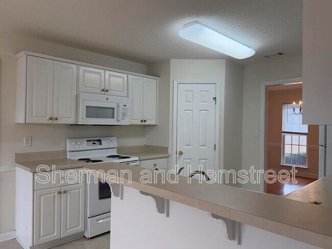Foto del edificio - 3404 Thames Pl