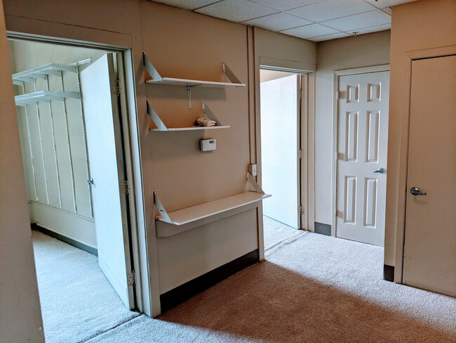 Building Photo - 139 E North St