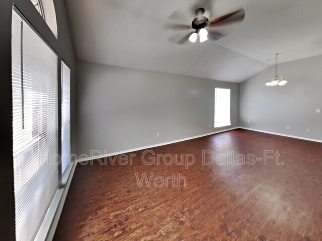 Building Photo - 207 Lake Wichita Dr