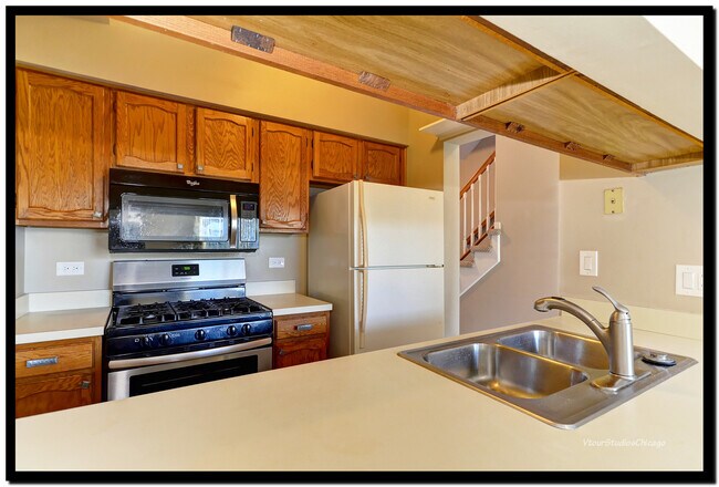 Building Photo - 1519 Darien Lake Dr