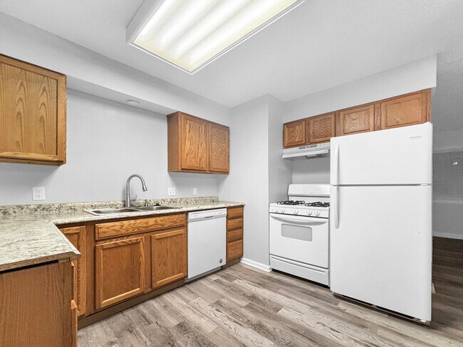 Foto del edificio - 7703 E 112th St