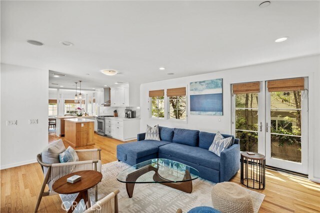 Foto del edificio - 107 High Dr