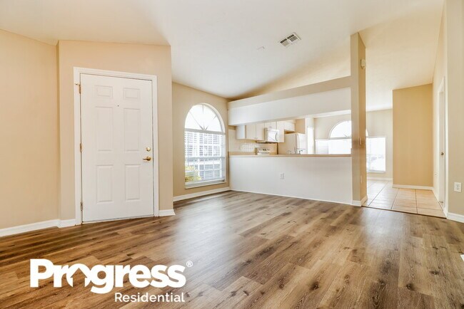 Foto del edificio - 7918 Barclay Rd