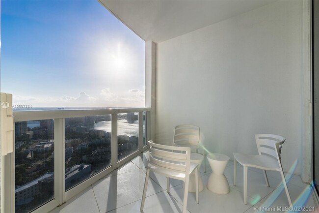 Building Photo - 18201 Collins Ave