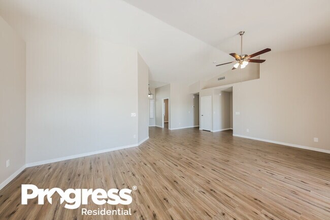 Foto del edificio - 15317 N 85th Ave
