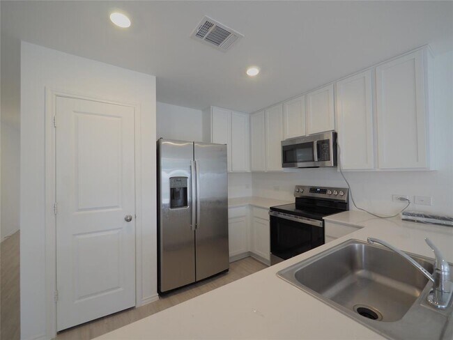 Foto del edificio - 337 Rancho Del Cielo Lp