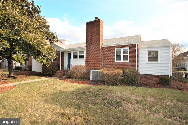Building Photo - 5610 Wilson Blvd