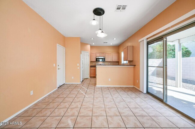 Building Photo - 2621 E Waterview Ct