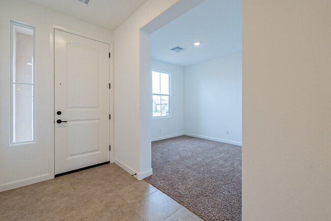 Building Photo - 1194 E Crestridge Dr