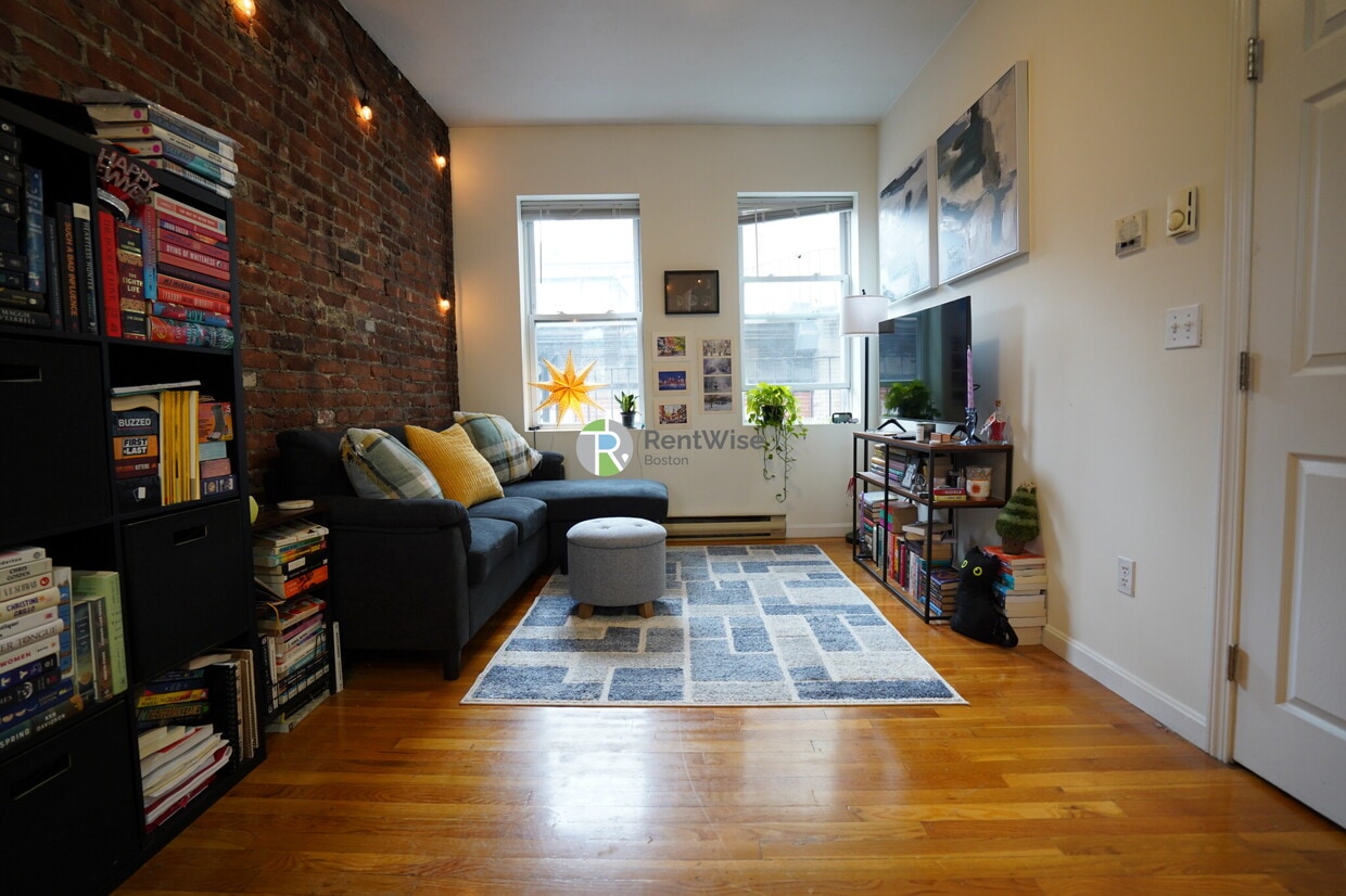 Primary Photo - 6 Cleveland Pl