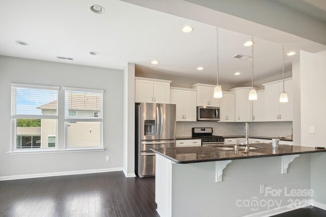 Building Photo - 2169 Grist Mill Dr SW