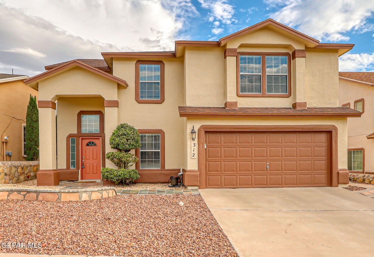 Foto principal - 6312 Casper Ridge Dr