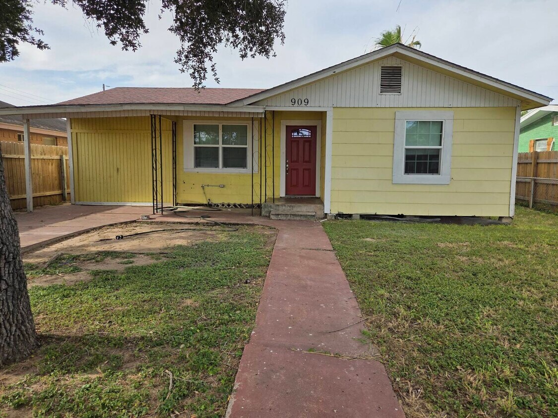 Primary Photo - 909 E Loeb St