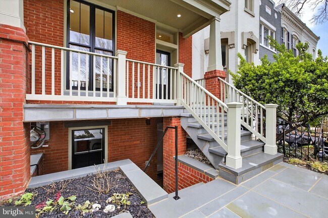 Foto del edificio - 629 South Carolina Ave SE