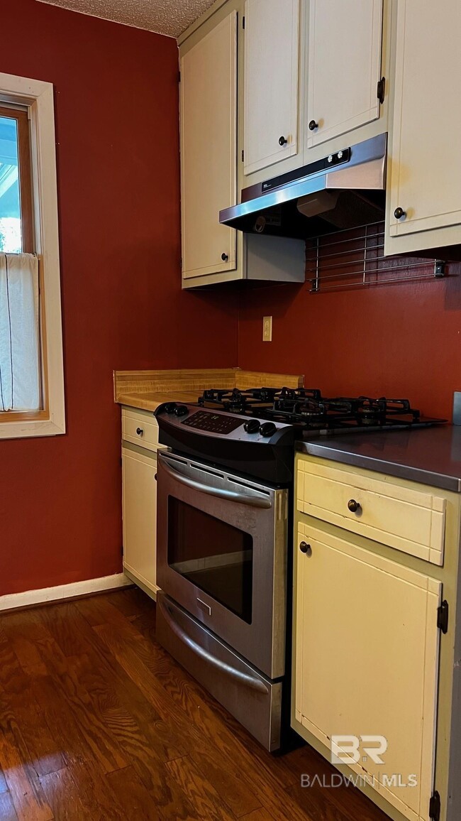 Foto del edificio - 905 Van Ave