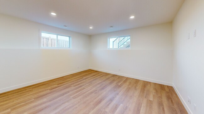 Building Photo - 93 Sunset Dr