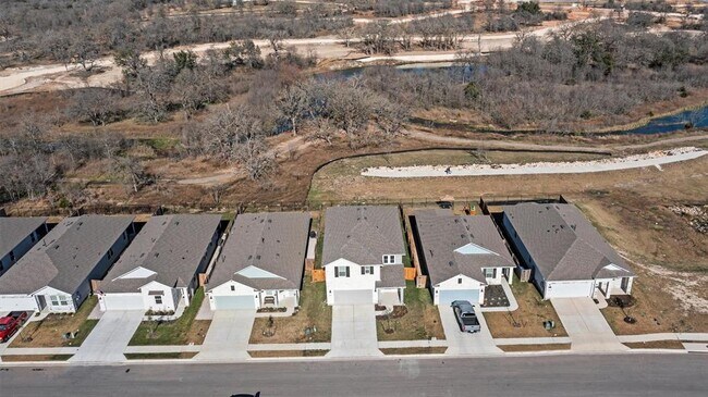 Building Photo - 453 Gaida Loop
