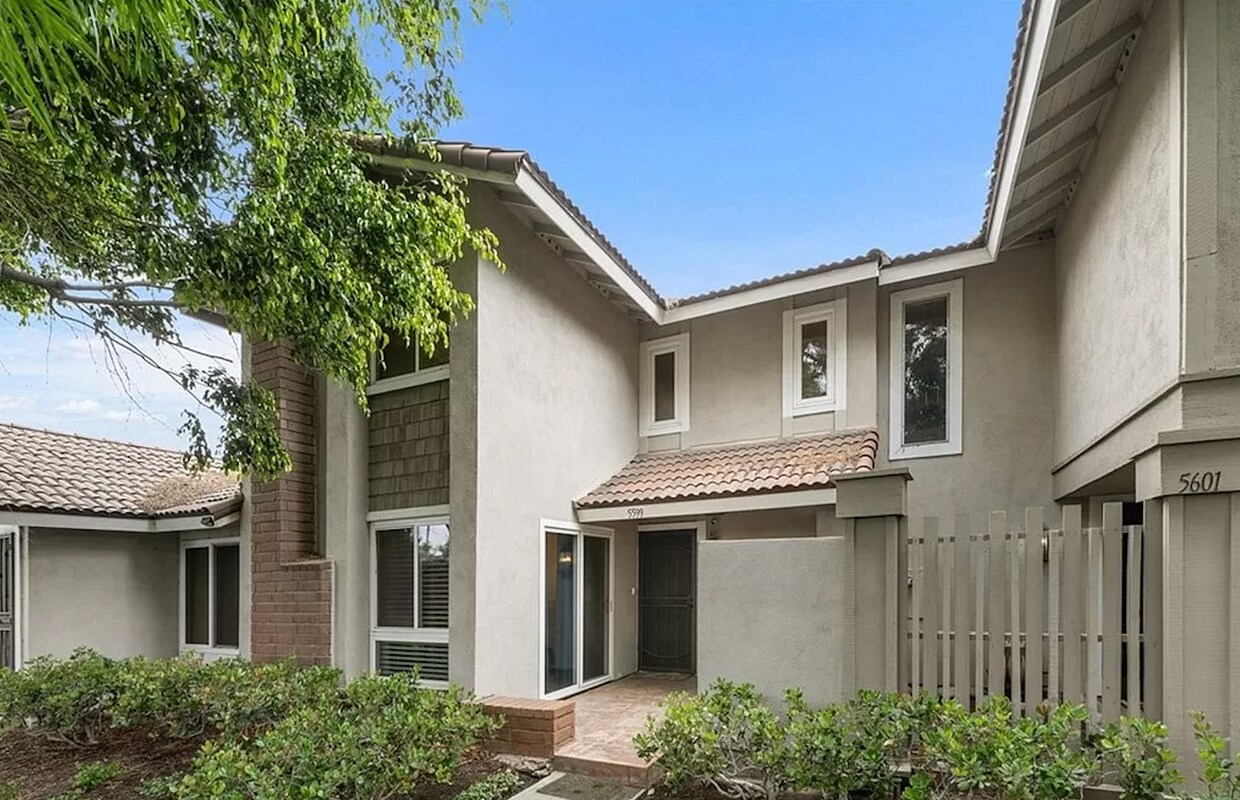 Foto principal - 5599 Tiffany Ave