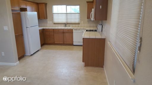 Building Photo - 1845 San Pablo Dr