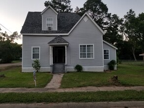 Building Photo - 202 Henry Ave