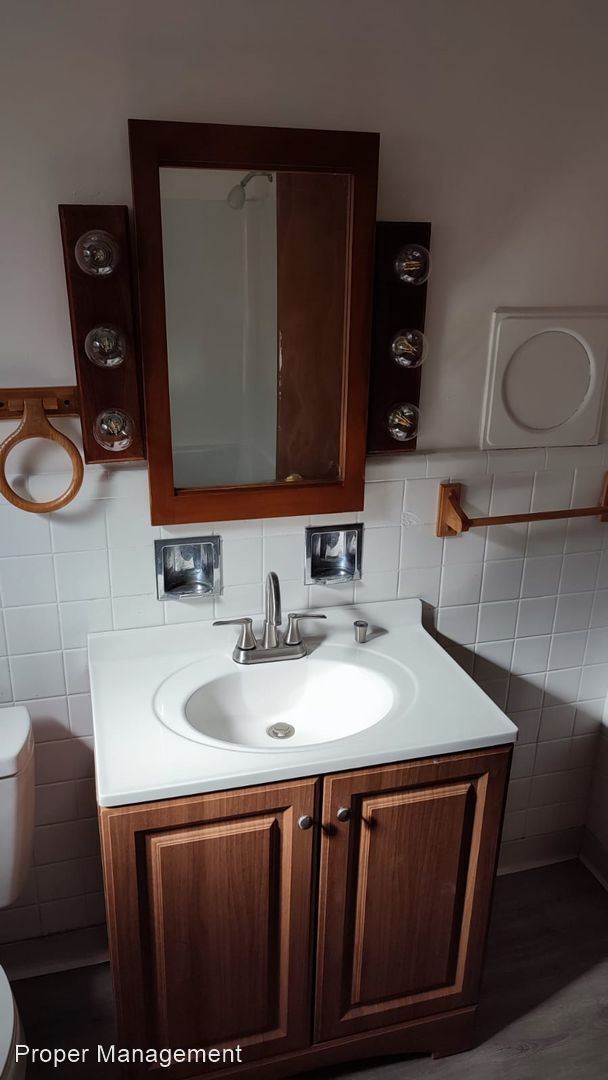 Building Photo - 3 br, 1 bath House - 2720 Cornell Dr