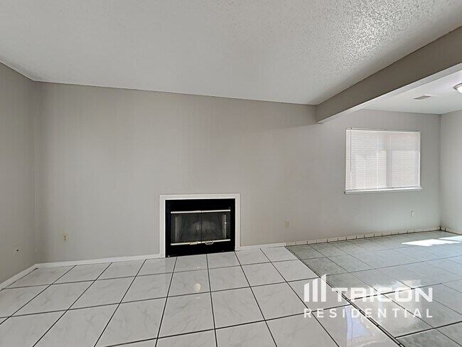 Foto del edificio - 4916 Ebbett Way