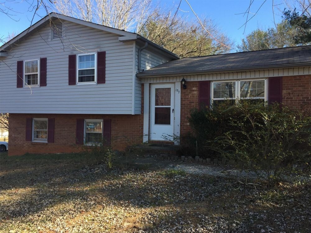 Primary Photo - 137 Dewsberry Rd