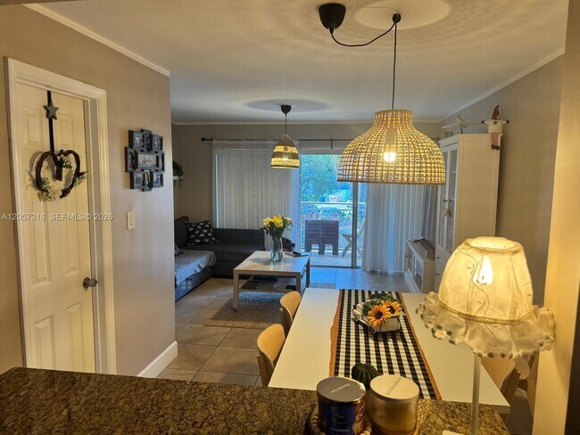 Foto del edificio - 9363 Fontainebleau Blvd