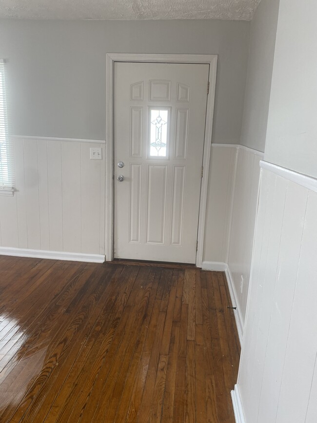 Building Photo - 2662 Avalon Pl