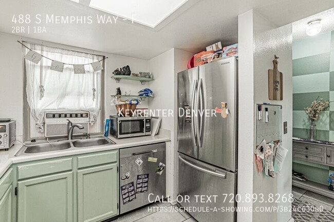 Building Photo - Charming 2 Bed 1 Bath Townhome with Deck a...