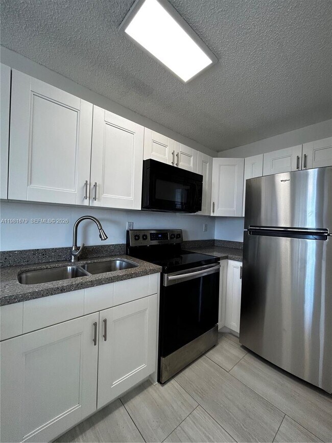 Foto del edificio - 1700 NW N River Dr