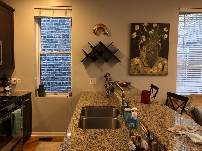 Kitchen - 1464 W Grace St