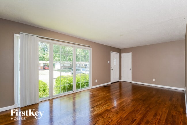 Building Photo - 755 Gonzaga Ln