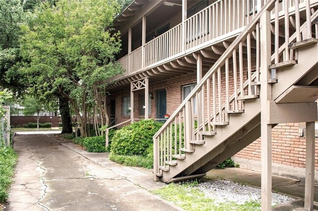 Building Photo - 3310 Douglas Ave