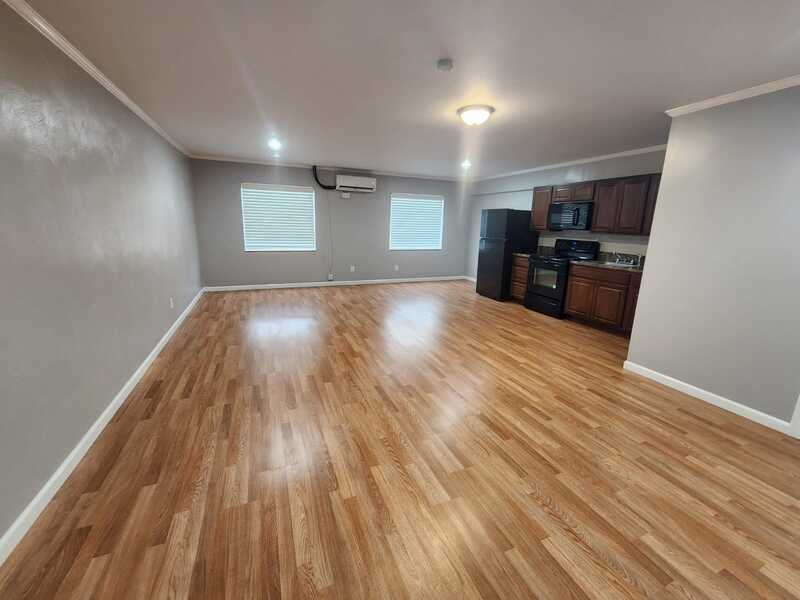 Primary Photo - 2854 W Sylvania Ave
