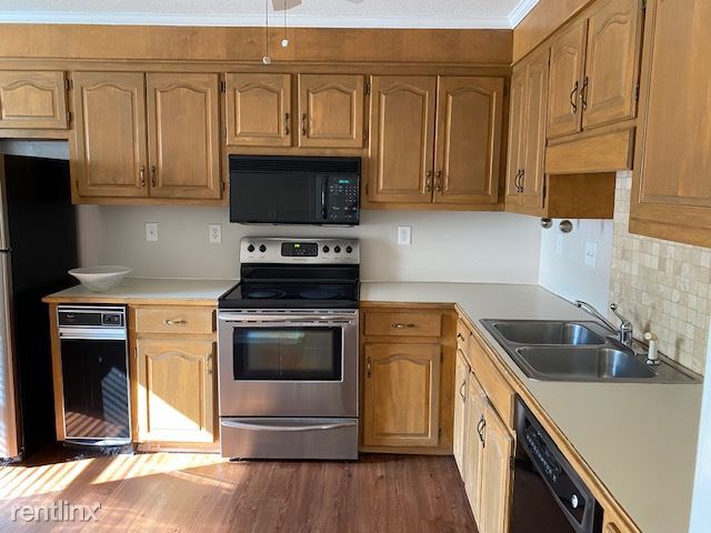 Building Photo - 3 br, 2 bath Condo - 8445 Coulwood Oak Ln