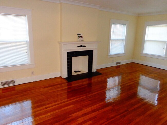 Foto del edificio - 1545 E 75th St