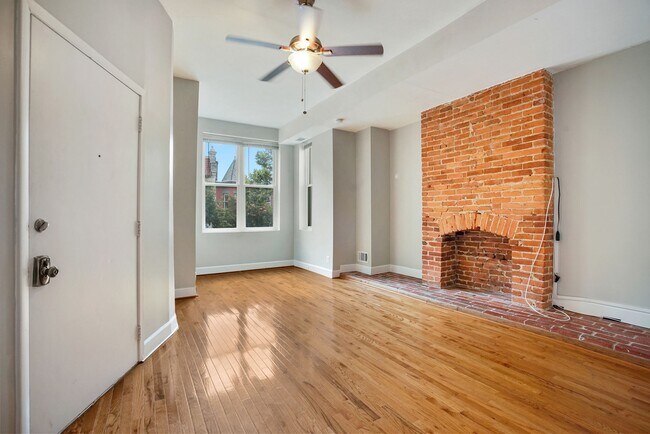 Amazing light - 724 5th St NE