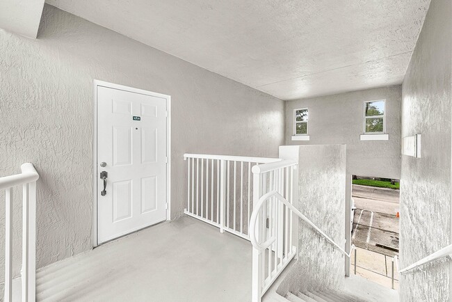 Building Photo - 1008 Shoma Dr